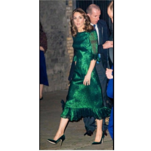 Vampire’s Wife Green Silk Ruffle Gown Dress EC LIKE NEW RARE 6 DISCONTINUED LINE - Picture 14 of 14